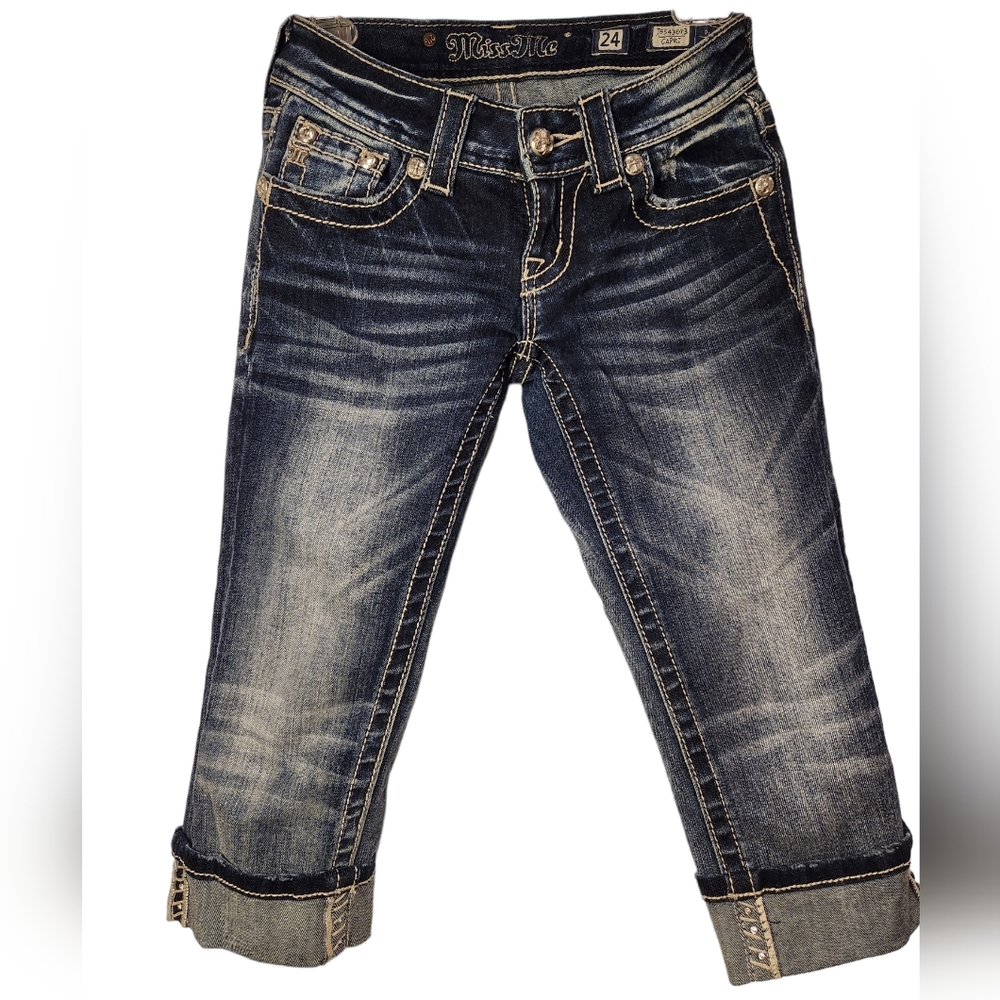 Miss Me Cuffed Capri Jeans with Angel Wings Detail on Back Pockets- Sz 24 (Sz 2)